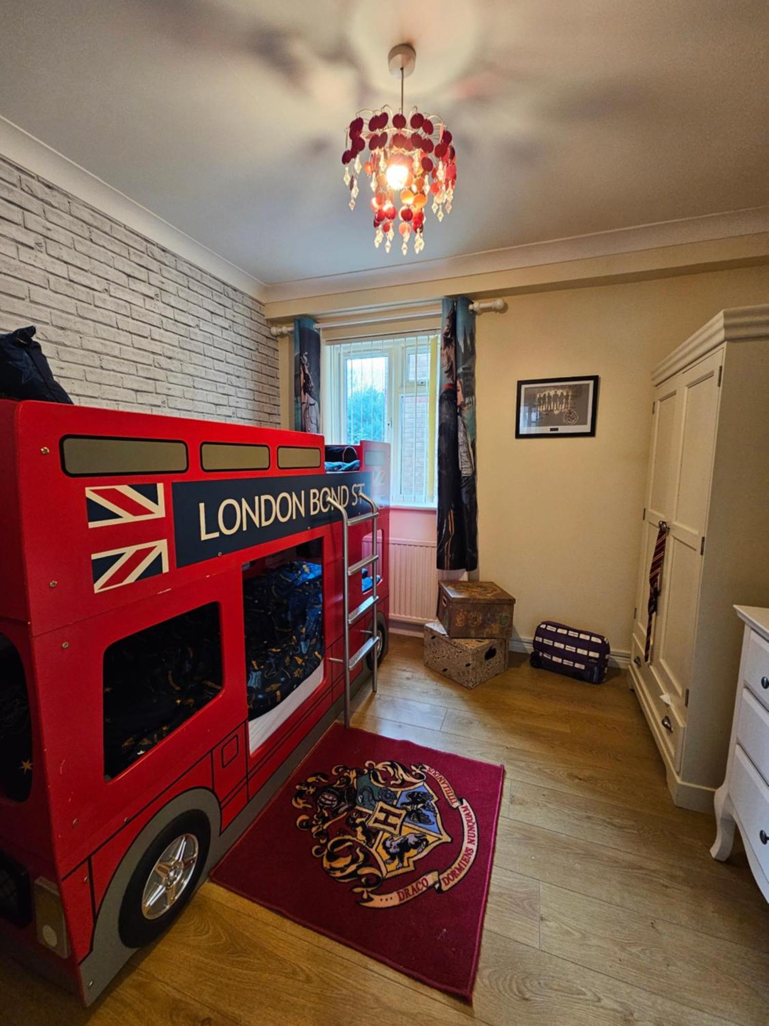 Harry Potter Hogwarts Apartment วัตฟอร์ด ภายนอก รูปภาพ